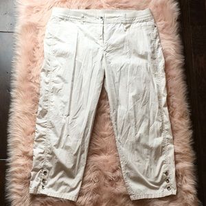 Chico’s white colored crop pants | size 2.5